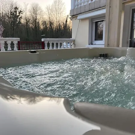Les Berges Du Canal, Maison Avec Jacuzzi Couvrot