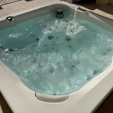 Nyaraló Les Berges Du Canal, Maison Avec Jacuzzi *