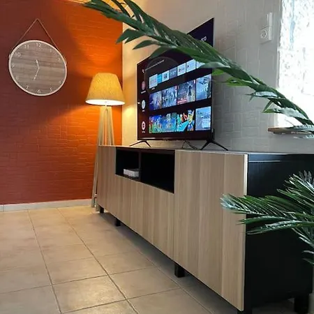 Hébergement de vacances Les Berges Du Canal, Maison Avec Jacuzzi *