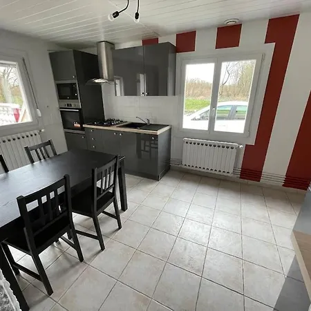 Hébergement de vacances Les Berges Du Canal, Maison Avec Jacuzzi